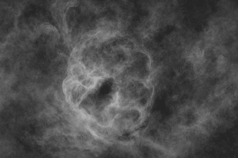 超新星爆発により、星の内部でつくられた酸素は宇宙へと解き放たれる。塵の周りに水素と酸素が集まり、宇宙に静かに氷ができ始める / Composed and visualized with ChatGPT